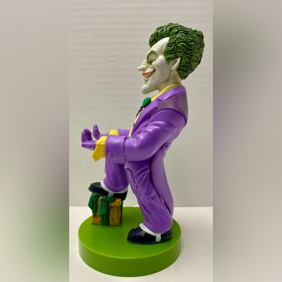 Cable Guys DC Comics The Joker Batman Statue - Controller & Phone Holder - Picture 6 of 16